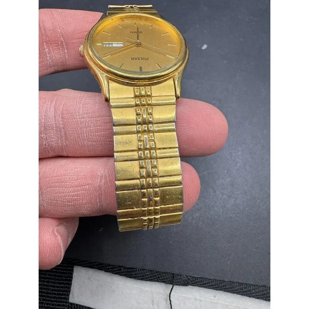 Vintage Pulsar V333-6030 Day Date Gold Tone Stainless Steel Stretch Band 30.5mm